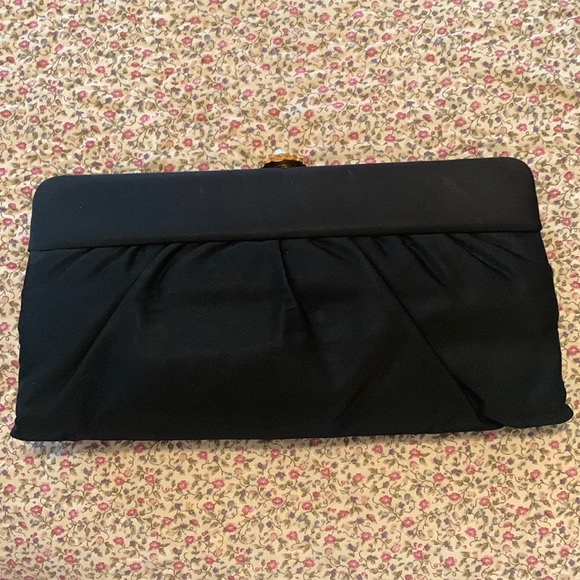 VINTAGE LEWIS BLACK SATIN CLUTCH HANDBAG/GOLD-PEARL JEWELED CLASP:ACCESSORIES - Picture 1 of 9